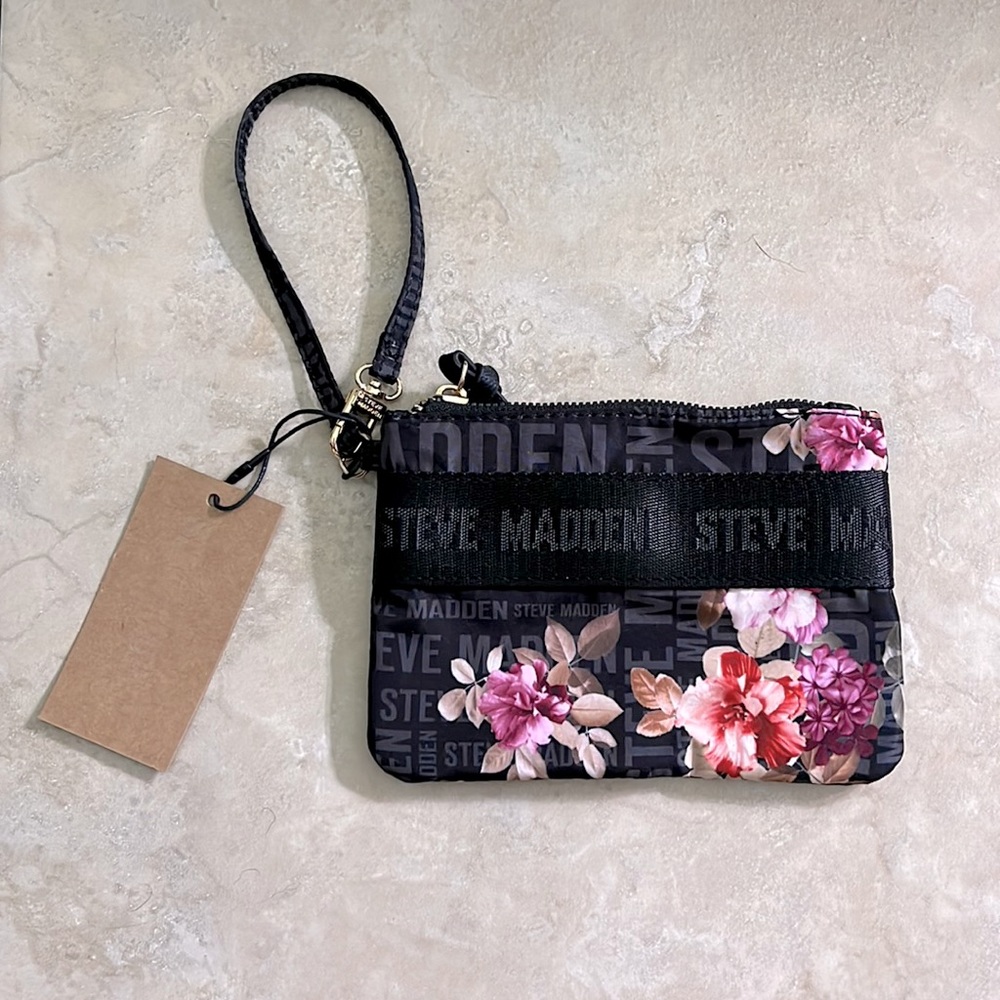 NWT Steve Madden wristlet